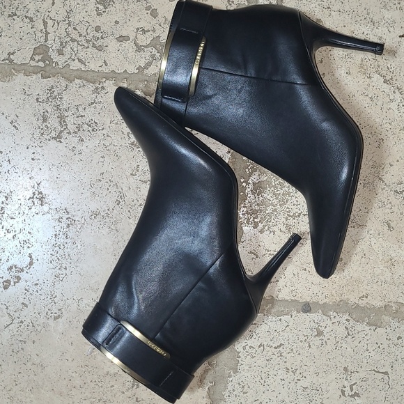 CALVIN KLEIN Georgene Pointed Toe Zippered Stiletto Bootie Size 5.5 - Picture 2 of 9